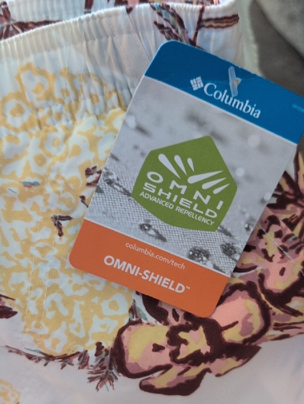 Columbia Women’s White Floral Athletic Shorts with Pink  Brown Print Brand New - Picture 2 of 5